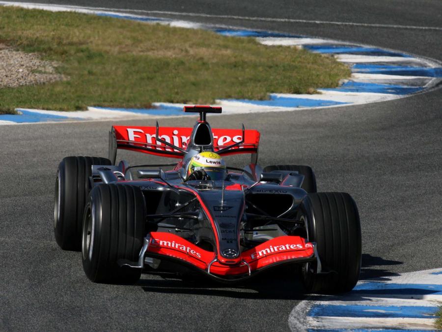 McLaren Mercedes-Benz MP4-21 2006 года  (фото 1 из 14)